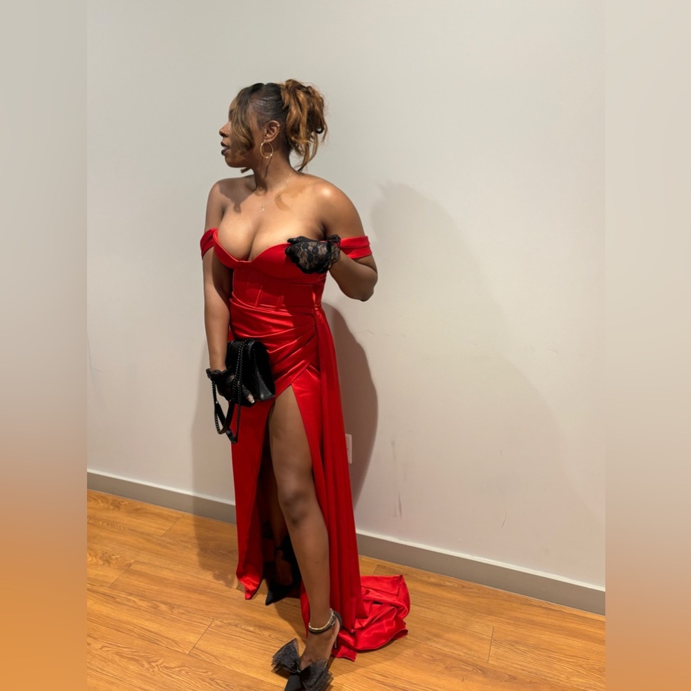 Miss Circle Red Corset Gown - Size 8(M)